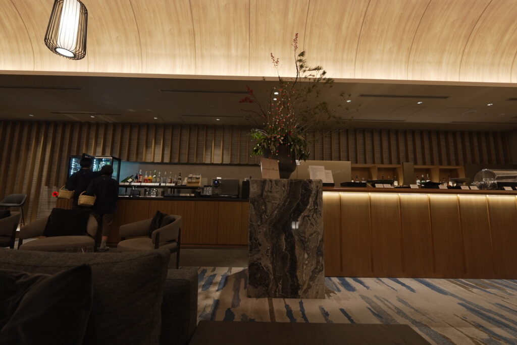 熱海佳ら久　夜はBarへ